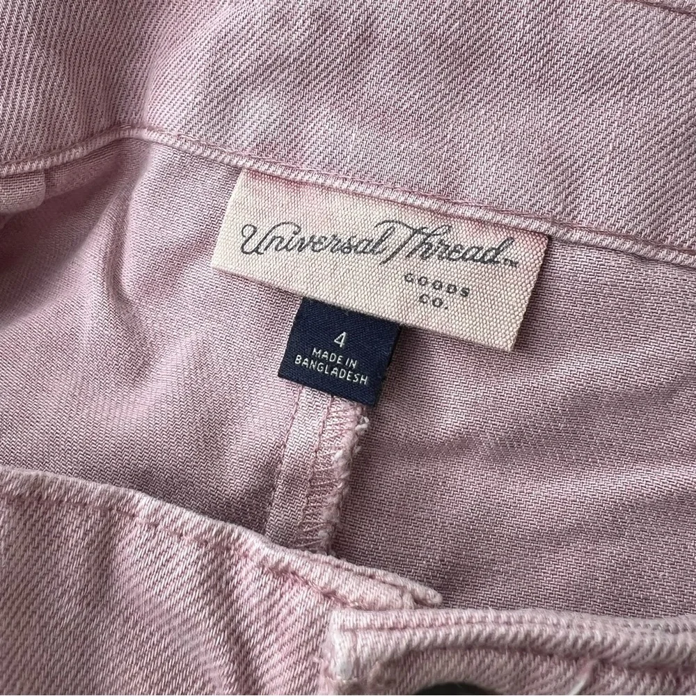 Universal Thread Orchid Lane Pink Pleated High Waisted Denim Jean Shorts Sz 4 - Picture 8 of 14